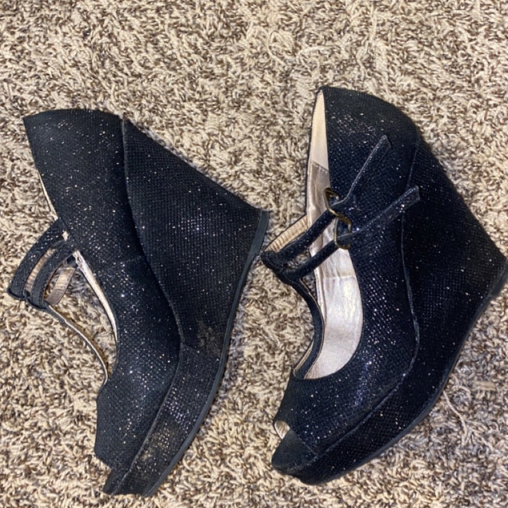 Sparkling black wedge heels